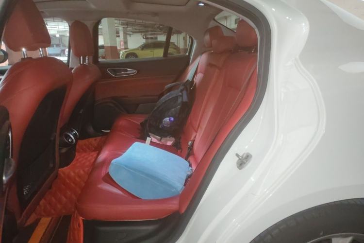 Used Alfa Romeo Giulia 2017 2.0T 200HP Luxury Edition Left Rear Seat