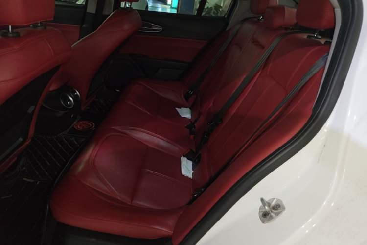 Used Alfa Romeo Giulia 2017 2.0T 200HP Luxury Edition Left Rear Seat
