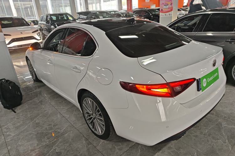 Used Alfa Romeo Giulia 2017 2.0T 280HP Luxury Edition Left Side