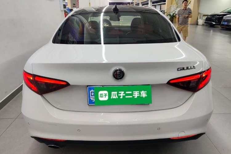 Used Alfa Romeo Giulia 2017 2.0T 200HP Luxury Edition Rear