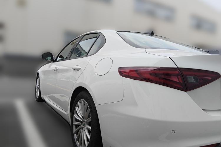 Used Alfa Romeo Giulia 2017 2.0T 200HP Elite Edition Rear Left 45 Deg