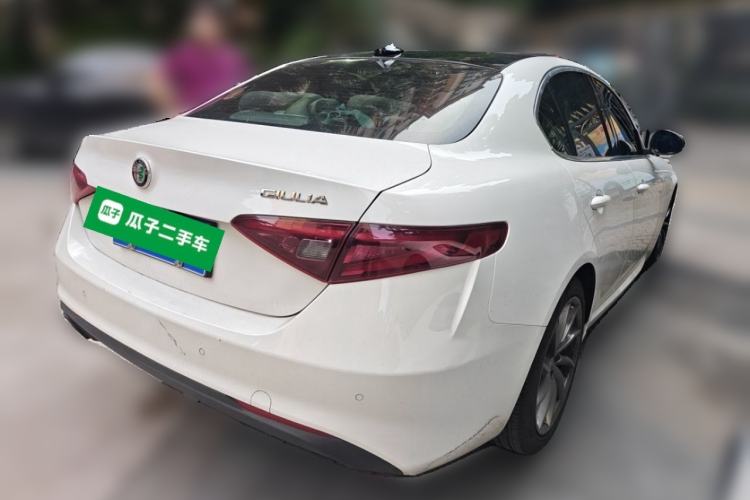 Used Alfa Romeo Giulia 2017 2.0T 200HP Luxury Edition Rear Right 45 Deg
