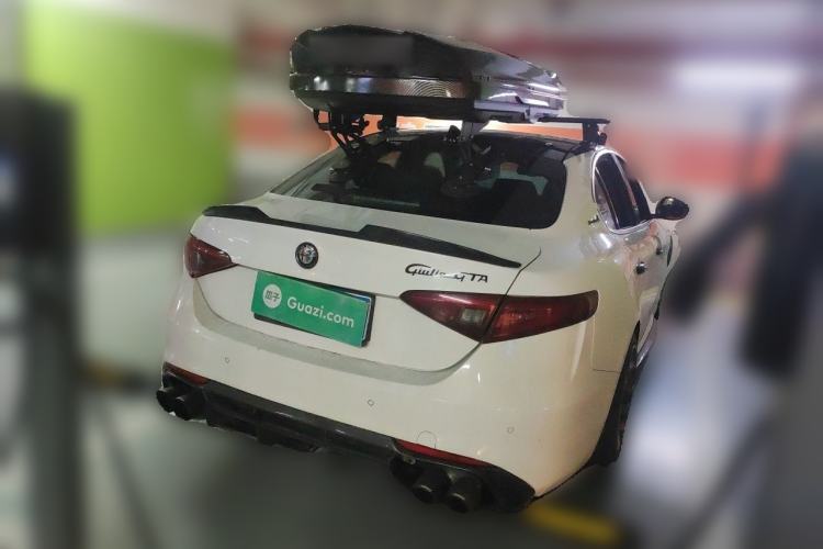 Used Alfa Romeo Giulia 2017 2.0T 200HP Luxury Edition Rear Right 45 Deg