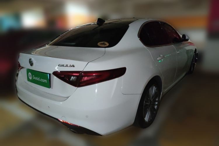 Used Alfa Romeo Giulia 2017 2.0T 280HP Luxury Edition Rear Right 45 Deg