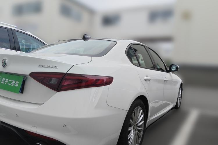 Used Alfa Romeo Giulia 2017 2.0T 200HP Elite Edition Rear Right 45 Deg
