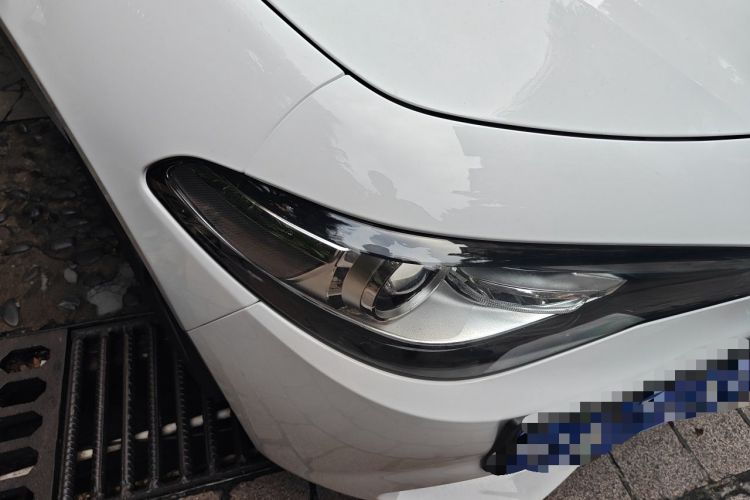 Used Alfa Romeo Giulia 2017 2.0T 200HP Luxury Edition Right Front Headlight