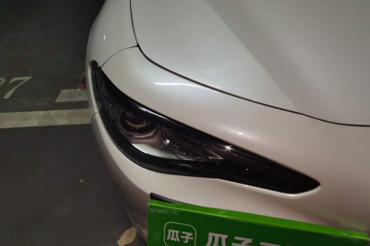 Used Alfa Romeo Giulia 2017 2.0T 280HP Milano Limited Edition Right Front Headlight