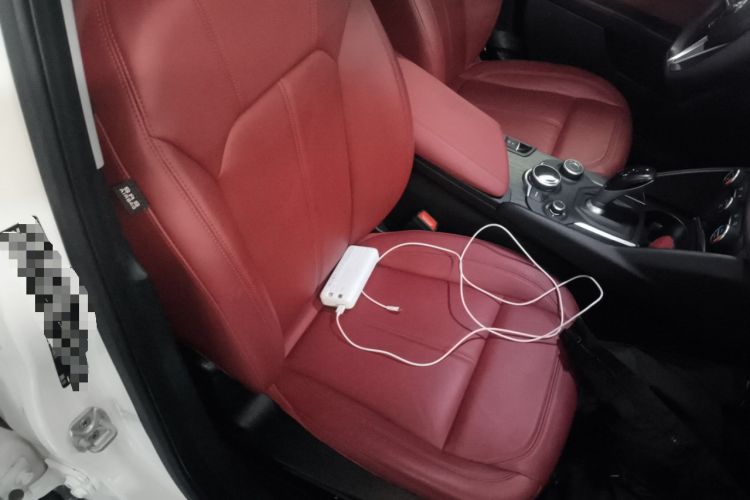 Used Alfa Romeo Giulia 2017 2.0T 200HP Luxury Edition Right Front Seat