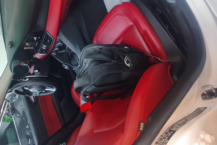 Used Alfa Romeo Giulia 2017 2.0T 280HP Luxury Edition Right Front Seat