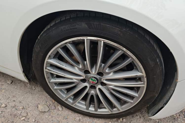 Used Alfa Romeo Giulia 2017 2.0T 280HP Luxury Edition Right Front Wheel Hub