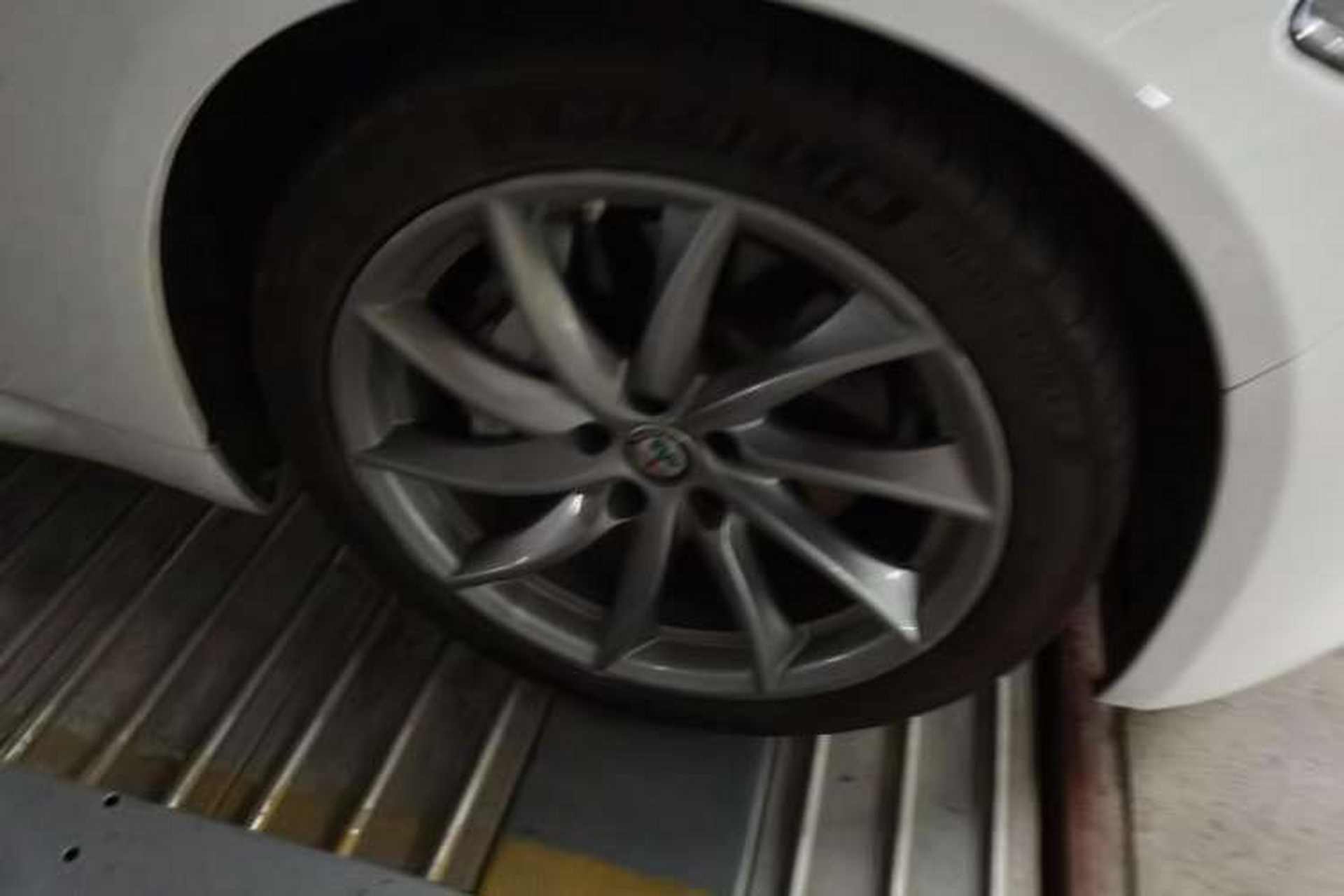 Used Alfa Romeo Giulia 2017 2.0T 280HP Luxury Edition Right Front Wheel Hub