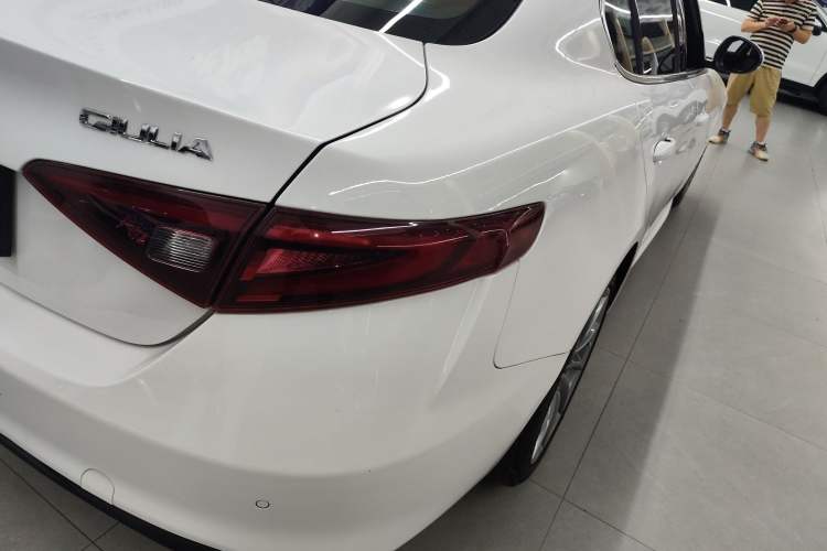 Used Alfa Romeo Giulia 2017 2.0T 200HP Luxury Edition Right Rear Taillight