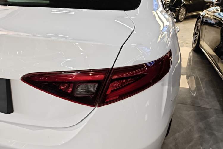 Used Alfa Romeo Giulia 2017 2.0T 280HP Luxury Edition Right Rear Taillight