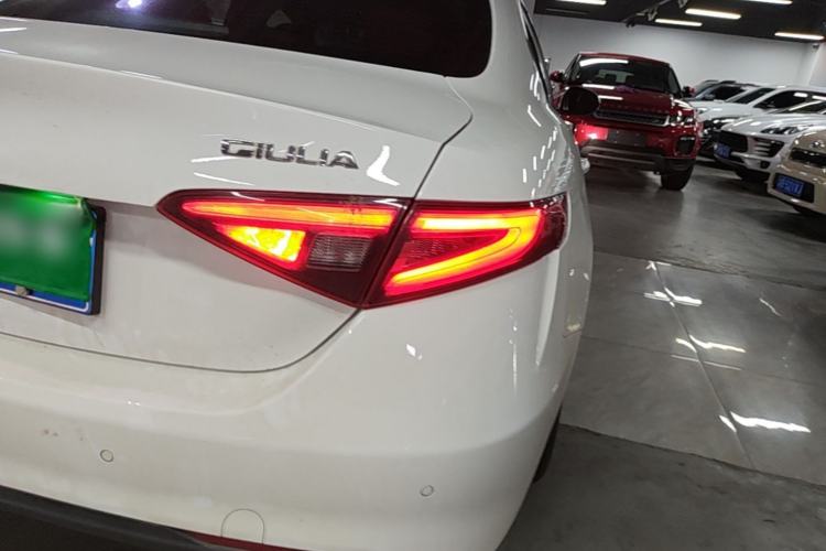 Used Alfa Romeo Giulia 2017 2.0T 200HP Luxury Edition Right Rear Taillight