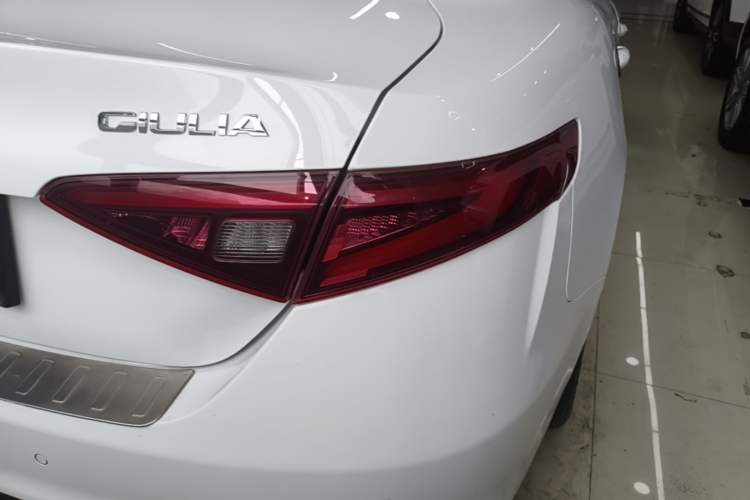 Used Alfa Romeo Giulia 2017 2.0T 280HP Luxury Edition Right Rear Taillight