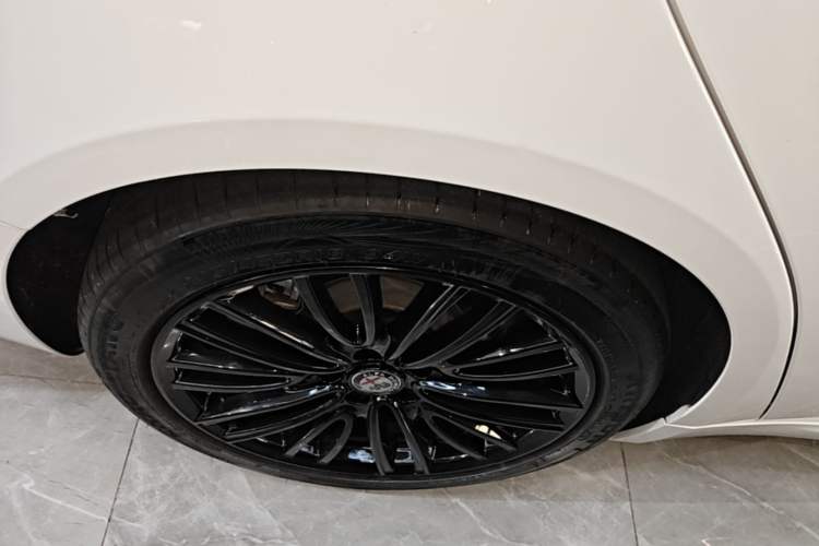 Used Alfa Romeo Giulia 2017 2.0T 280HP Luxury Edition Right Rear Wheel Hub
