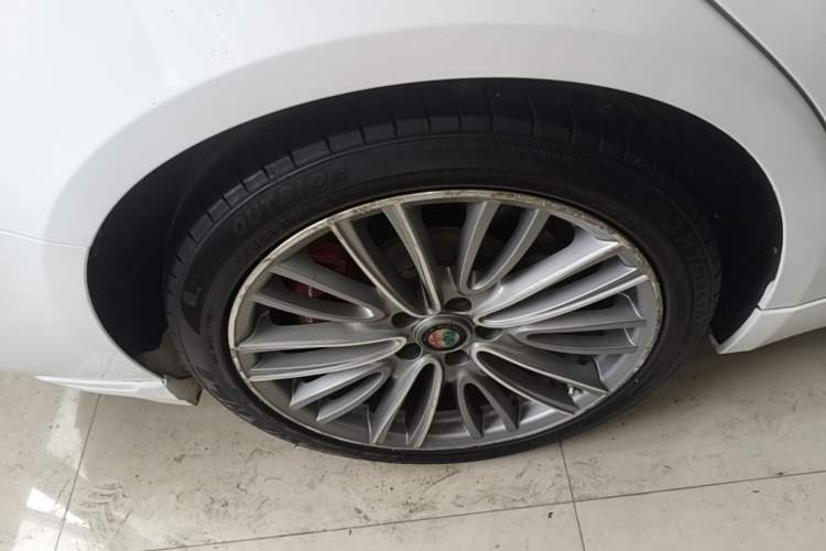 Used Alfa Romeo Giulia 2017 2.0T 280HP Luxury Edition Right Rear Wheel Hub