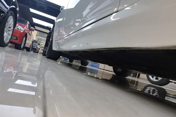 Used Alfa Romeo Giulia 2017 2.0T 200HP Luxury Edition Right Side Sill