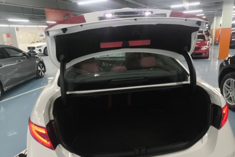 Used Alfa Romeo Giulia 2017 2.0T 200HP Luxury Edition Trunk