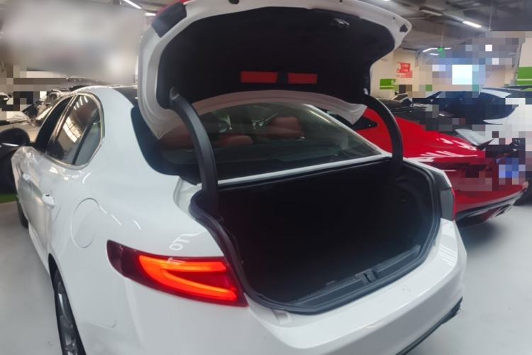 Used Alfa Romeo Giulia 2017 2.0T 280HP Luxury Edition Trunk