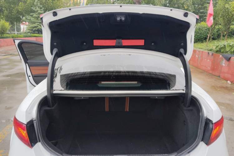 Used Alfa Romeo Giulia 2017 2.0T 200HP Luxury Edition Trunk
