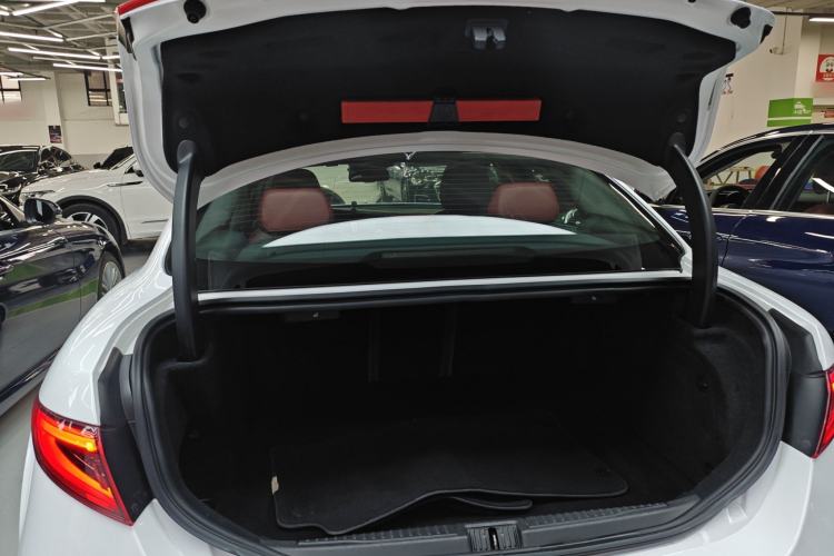 Used Alfa Romeo Giulia 2017 2.0T 280HP Luxury Edition Trunk