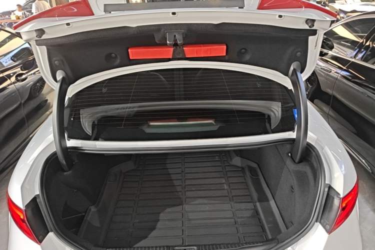 Used Alfa Romeo Giulia 2017 2.0T 280HP Luxury Edition Trunk
