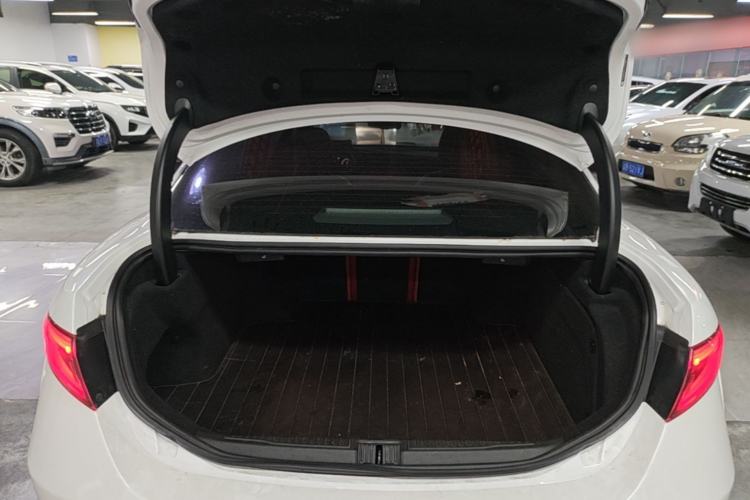 Used Alfa Romeo Giulia 2017 2.0T 200HP Luxury Edition Trunk