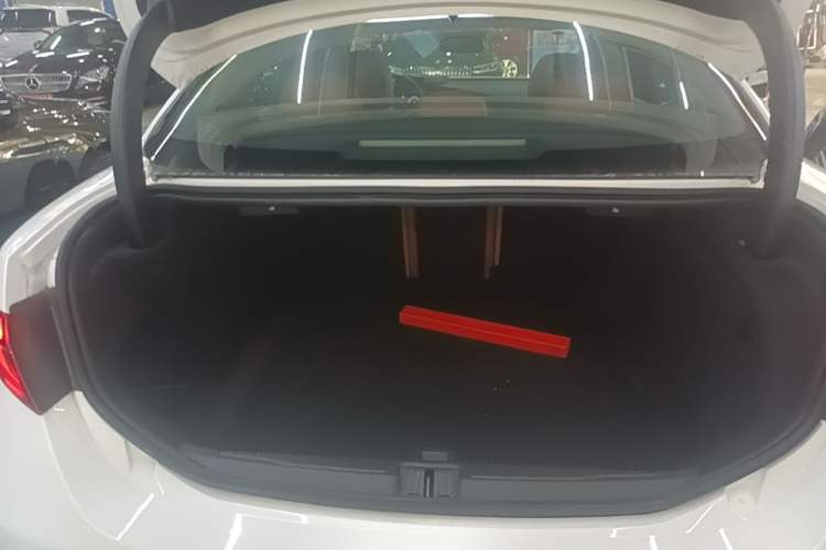 Used Alfa Romeo Giulia 2017 2.0T 200HP Luxury Edition Trunk