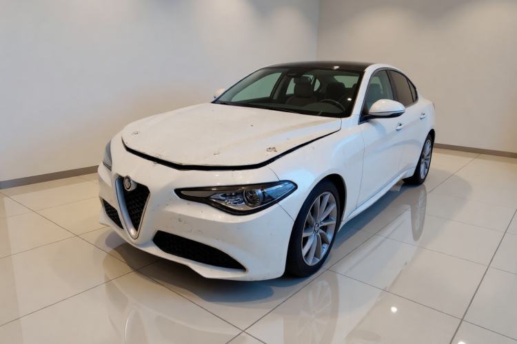 Used Alfa Romeo Giulia 2017 2.0T 200HP Luxury Edition Guazi used car, China used car export, Used car for sale, Used cars, Cheapest cars for sale