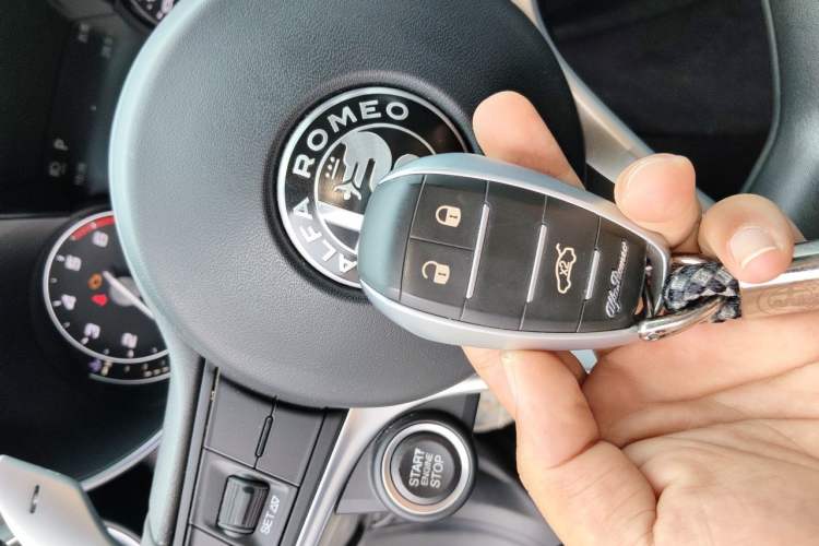 Used Alfa Romeo Giulia 2017 2.0T 280HP Luxury Edition Vehicle Key