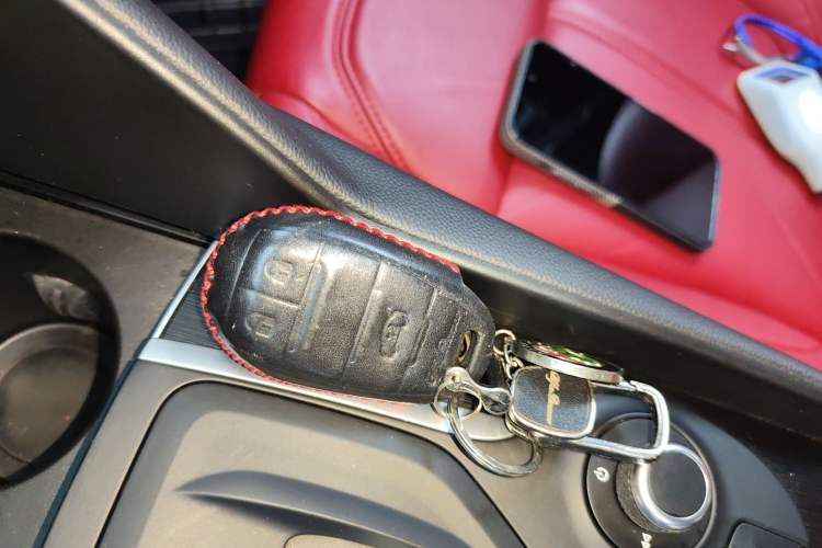 Used Alfa Romeo Giulia 2017 2.0T 200HP Luxury Edition Vehicle Key