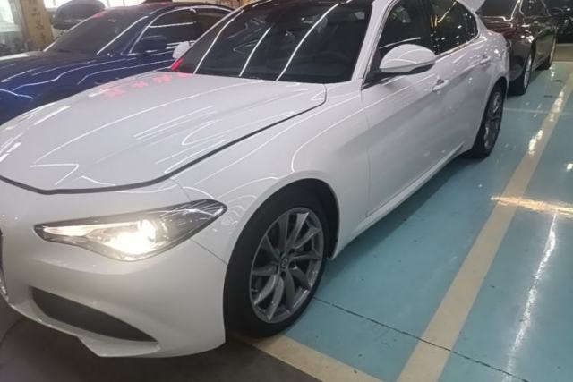 Used Alfa Romeo Giulia 2017 2.0T 200HP Luxury Edition