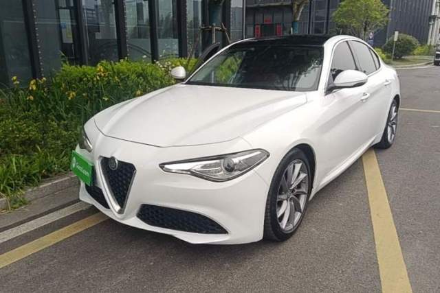 Used Alfa Romeo Giulia 2017 2.0T 200HP Luxury Edition