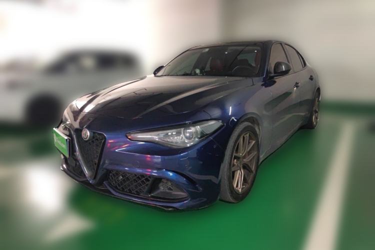 Alfa Romeo Giulia 2019 2.0T 280HP Black Package Limited Edition مستعملة Guazi used car, China used car export, Used car for sale, Used  cars, Cheapest cars for sale