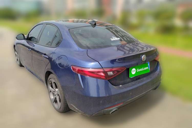 Used Alfa Romeo Giulia 2019 2.0T 280HP Black Package Limited Edition Rear Left 45 Deg