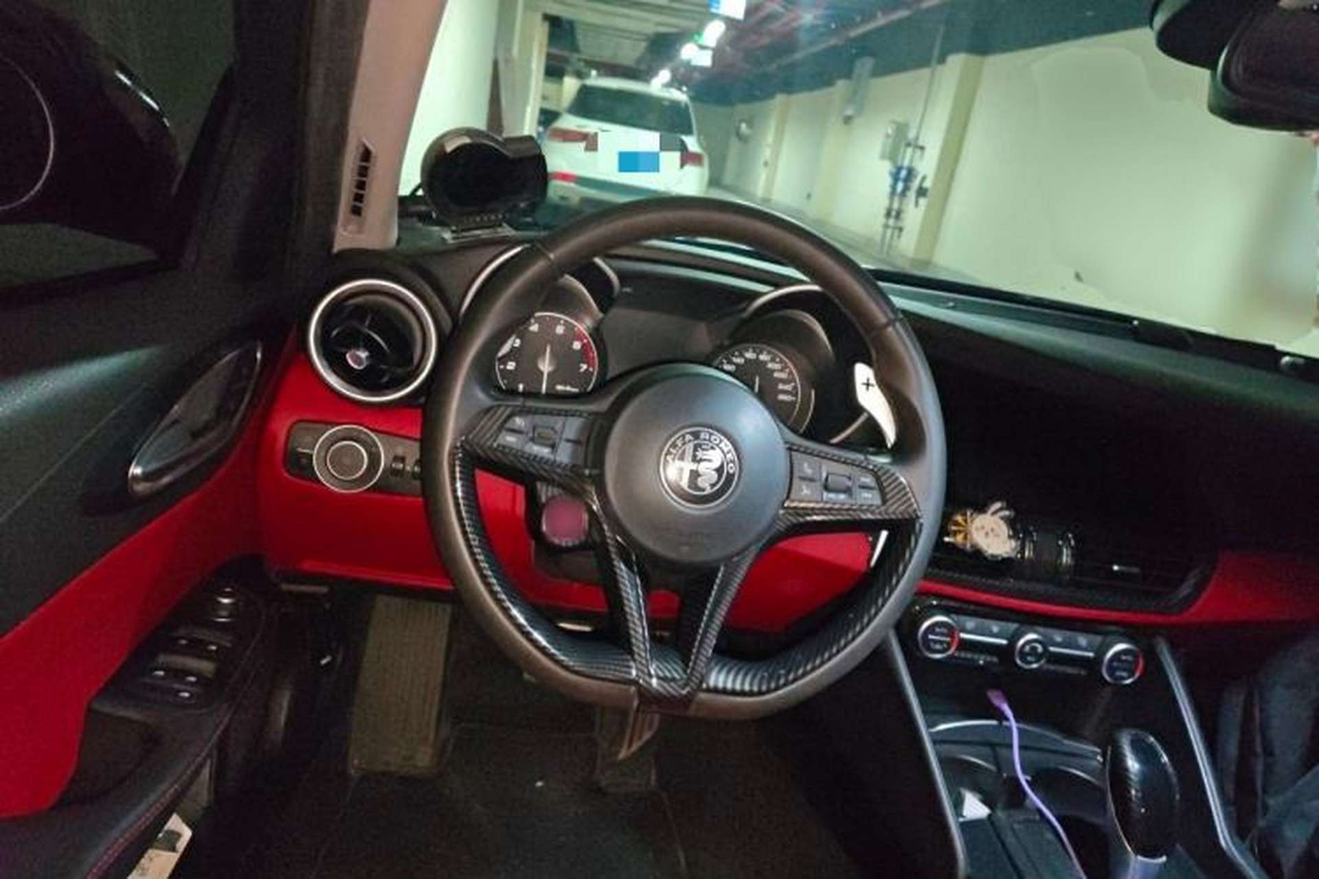 Used Alfa Romeo Giulia 2019 2.0T 280HP Luxury Edition Steering Wheel