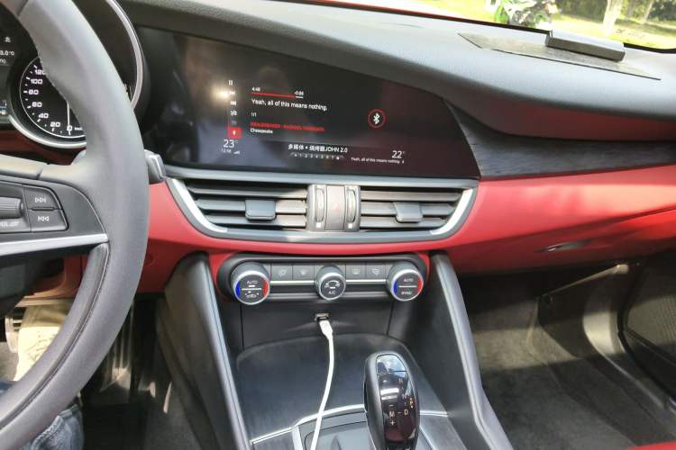 Used Alfa Romeo Giulia 2019 2.0T 280HP Black Package Limited Edition Audio And AC Panel
