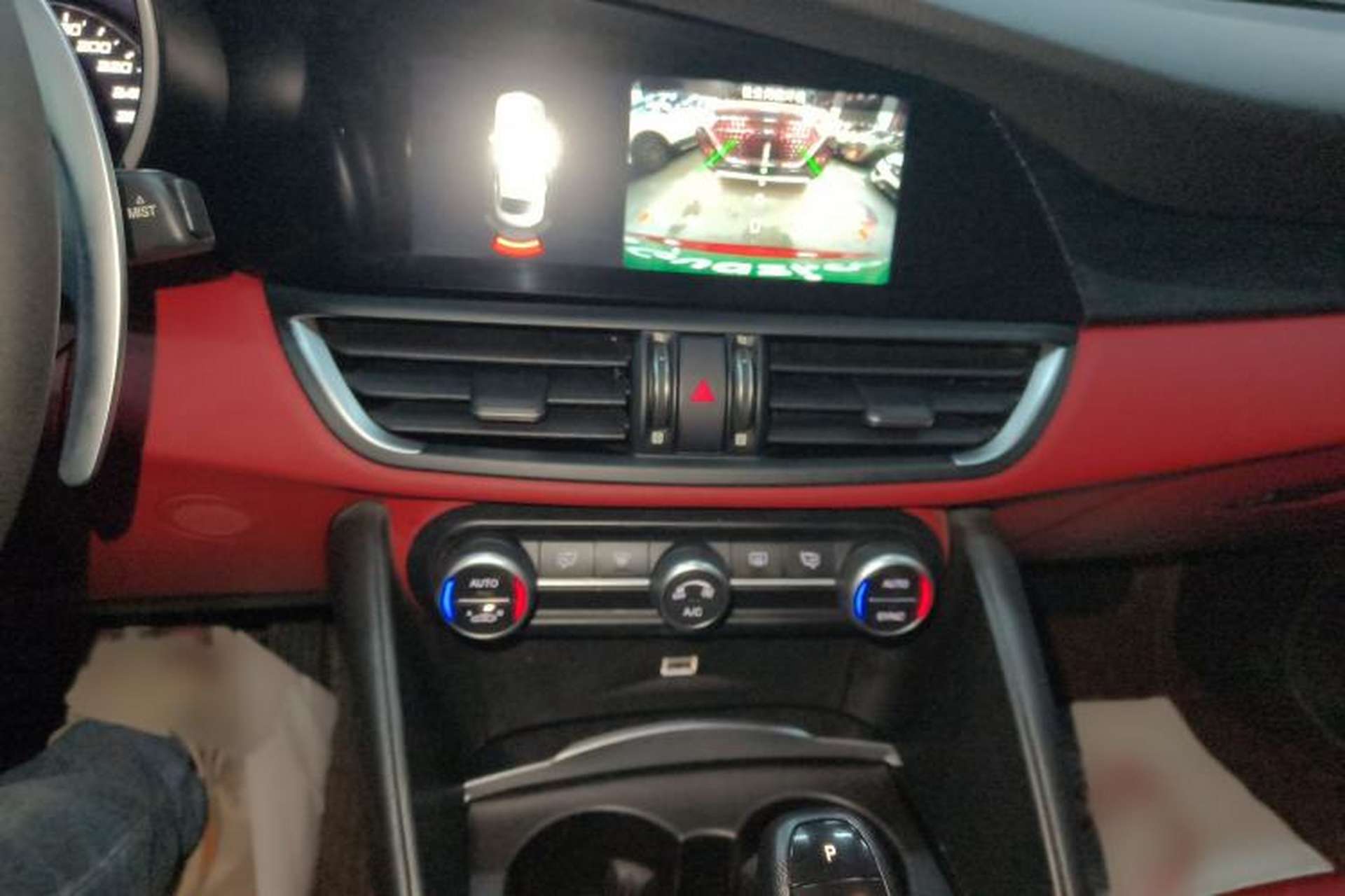 Used Alfa Romeo Giulia 2019 2.0T 280HP Luxury Edition Audio And AC Panel