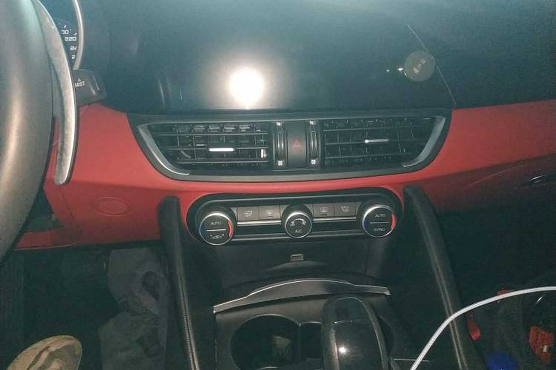 Used Alfa Romeo Giulia 2019 2.0T 280HP Luxury Edition Audio And AC Panel