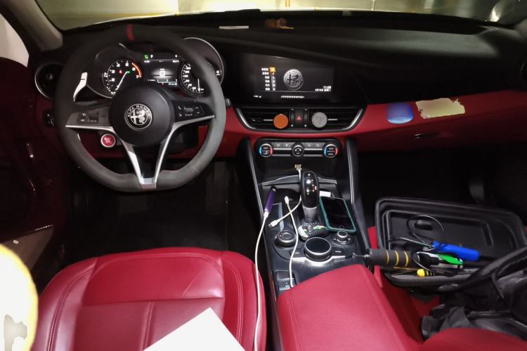 Used Alfa Romeo Giulia 2019 2.0T 280HP Black Package Limited Edition Center Console