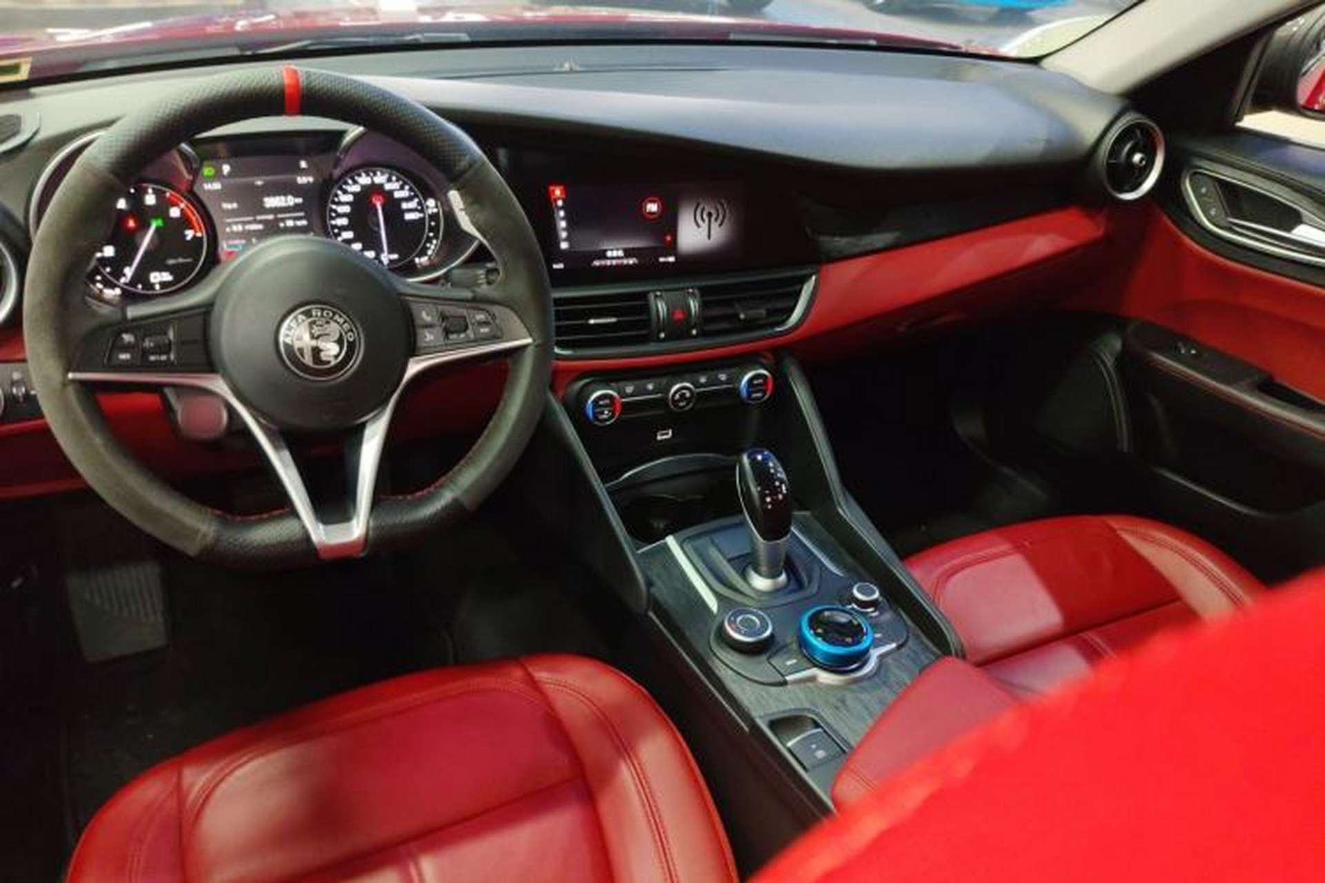 Used Alfa Romeo Giulia 2019 2.0T 280HP Luxury Edition Center Console