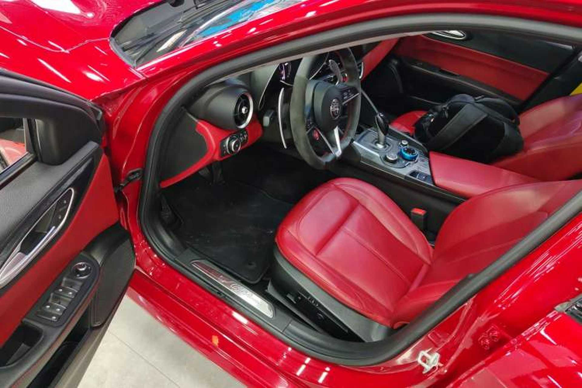 Used Alfa Romeo Giulia 2019 2.0T 280HP Luxury Edition Driver Seat