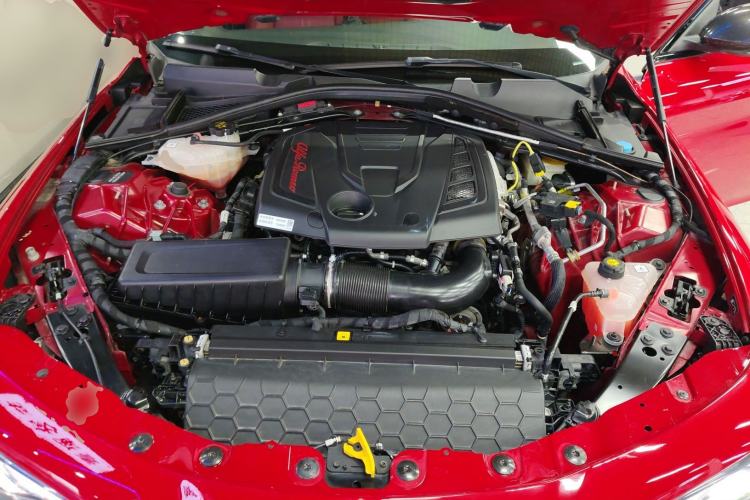 Used Alfa Romeo Giulia 2019 2.0T 280HP Luxury Edition Engine Bay