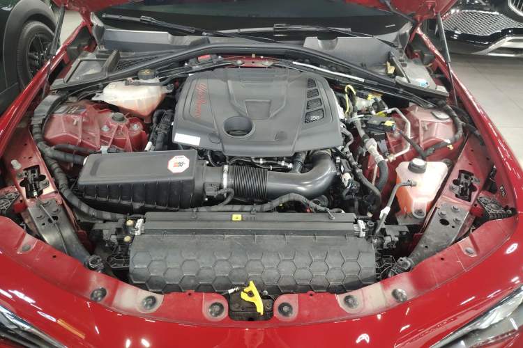 Used Alfa Romeo Giulia 2019 2.0T 280HP Luxury Edition Engine Bay