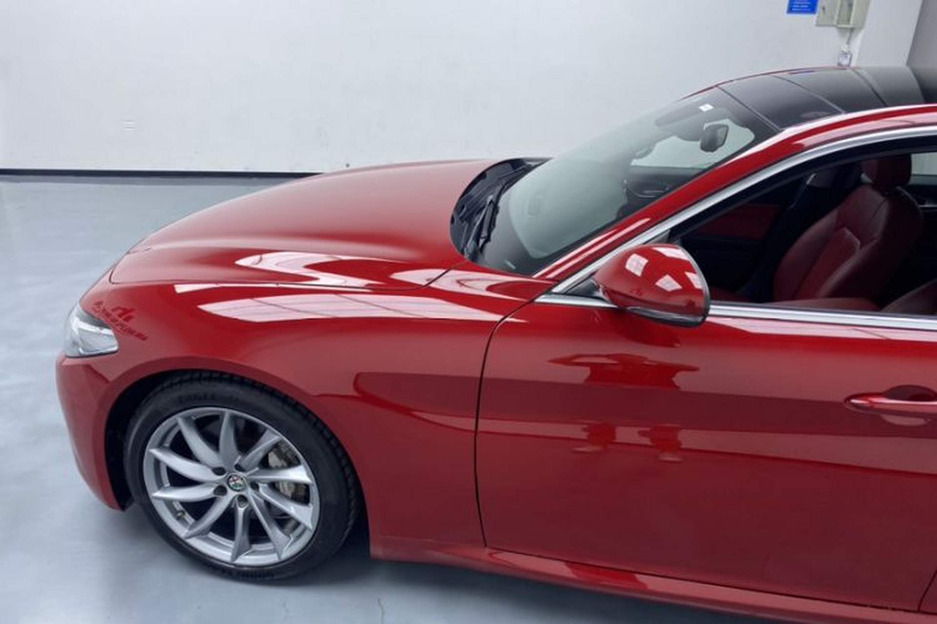 Used Alfa Romeo Giulia 2019 2.0T 280HP Luxury Edition Exterior 5