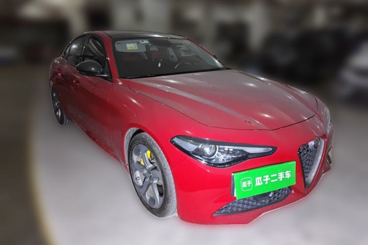 Used Alfa Romeo Giulia 2019 2.0T 280HP Black Package Limited Edition Front Right 45 Deg