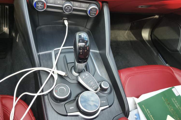 Used Alfa Romeo Giulia 2019 2.0T 280HP Black Package Limited Edition Gear Lever