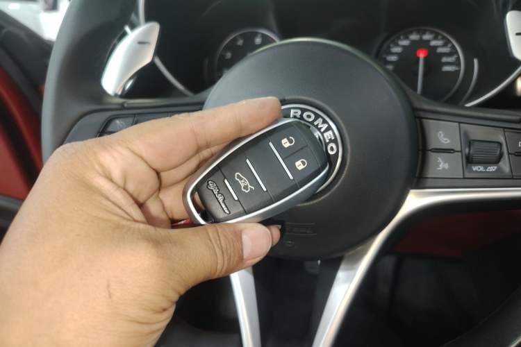 Used Alfa Romeo Giulia 2019 2.0T 280HP Luxury Edition Interior 1