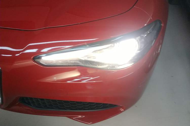 Used Alfa Romeo Giulia 2019 2.0T 280HP Luxury Edition Left Front Headlight